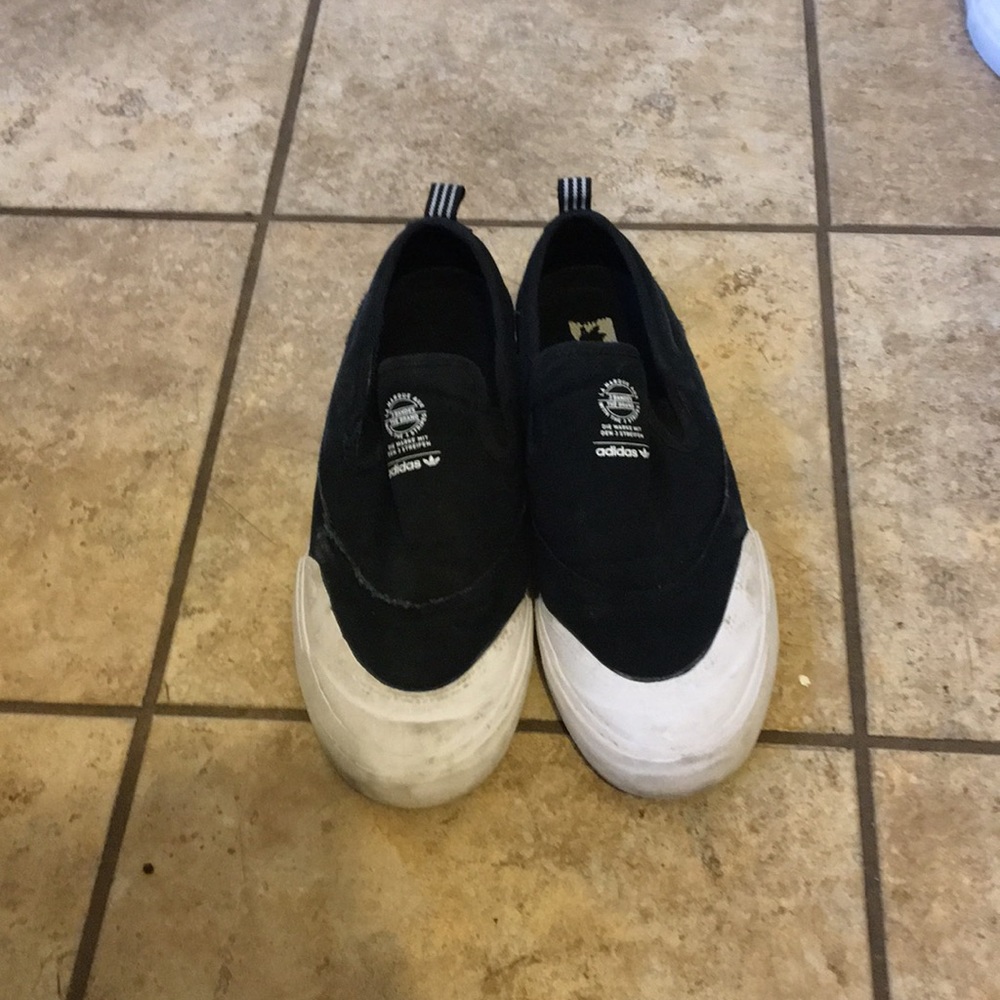 Adidas Matchcourt-slip on ADV’s (black & white)